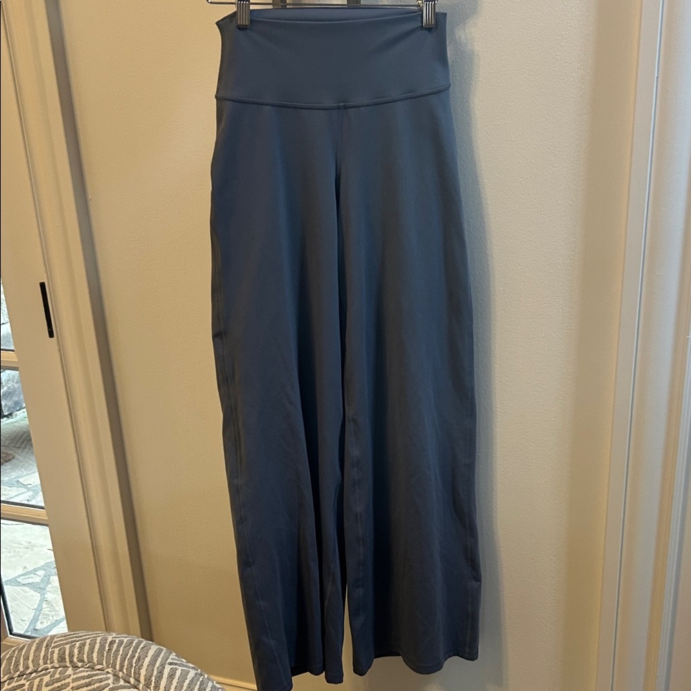 Gilly Hicks Recharge Blue Gray Wide-Leg Leggings